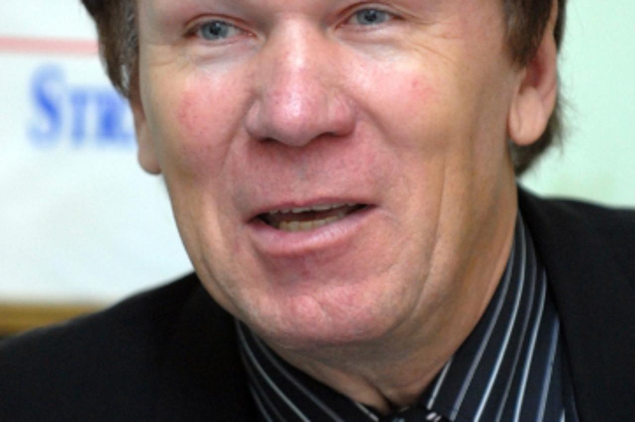 '16.12.2010. Trg Slobode, Varazdin -  HSS ogranka Martijanec sazvao presicu o nepravilnostima u radu nacelnika opcine, bivsi nacelnik opcine Martijanec Franjo Golubic Photo: Marko Jurinec/PIXSELL'