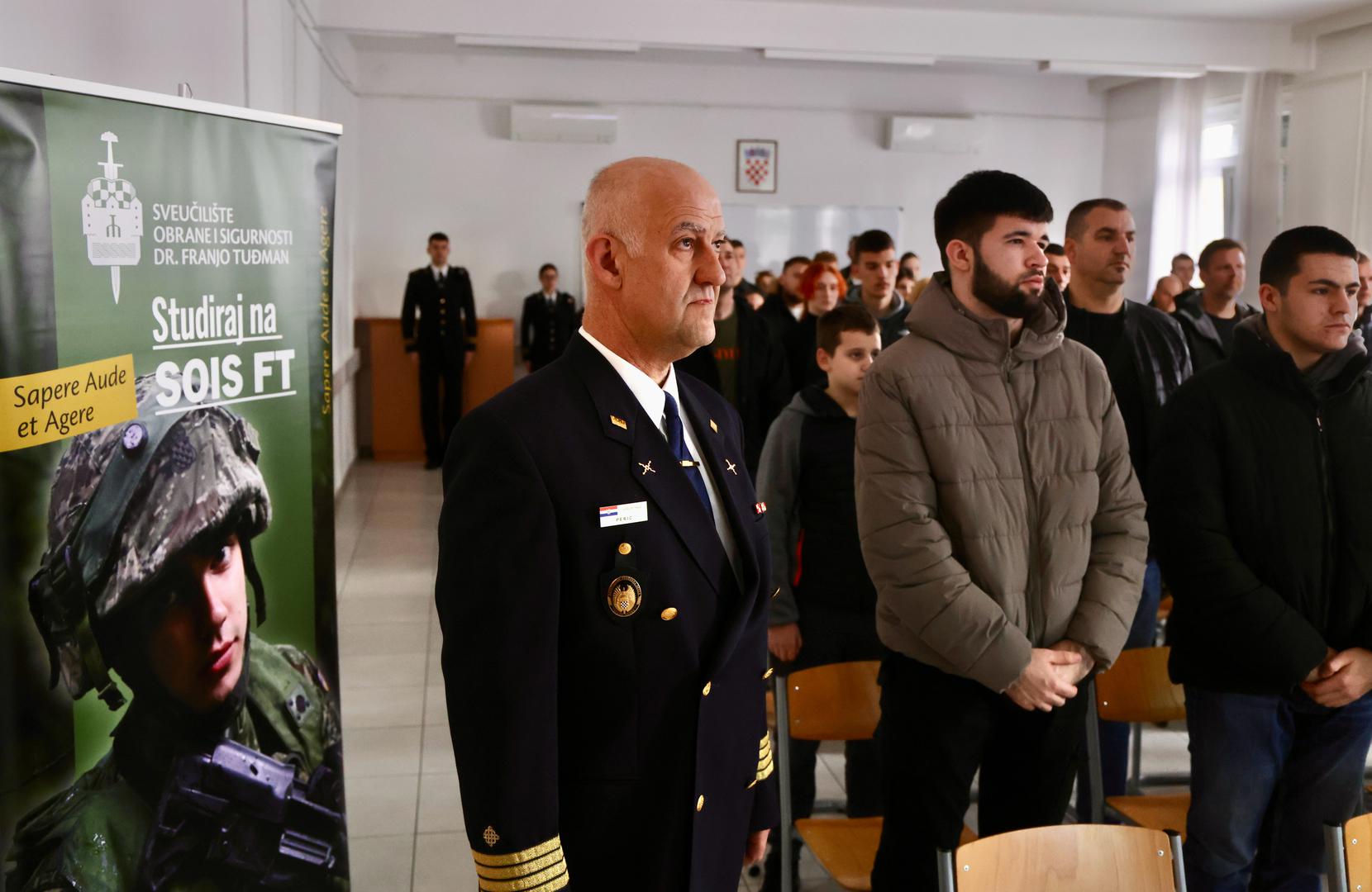 Događanje je organizirano s ciljem približavanja vojnog poziva učenicima i studentima koji razmišljaju o nastavku obrazovanja na Hrvatskom vojnom učilištu.