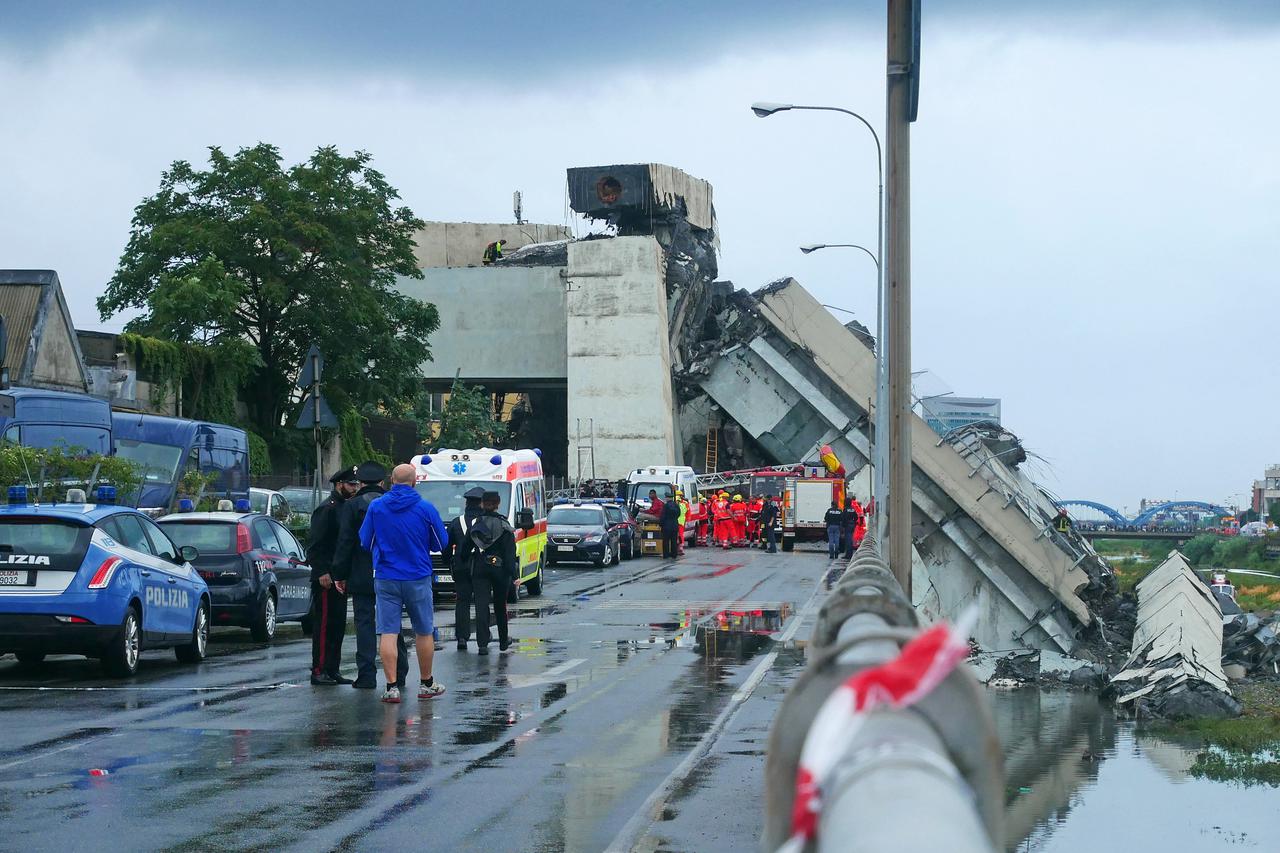 Rušenje vijadukta u Genovi