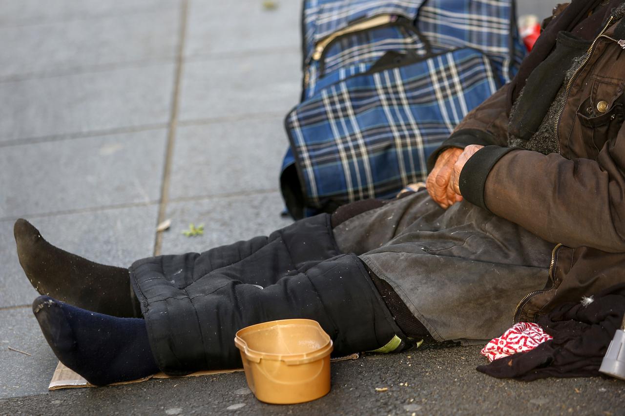 Prosjačenje je sve česća pojava na ulicama Zagreba