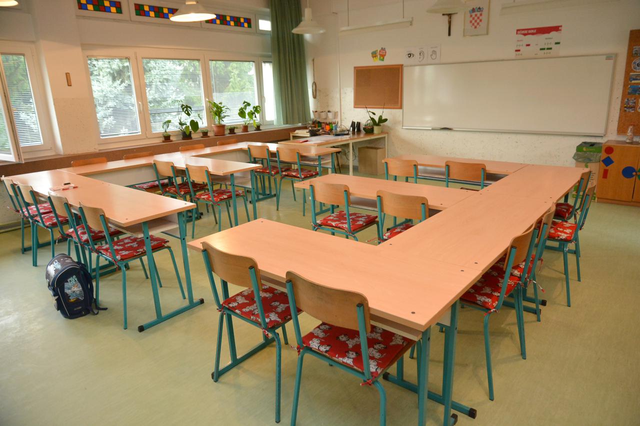 Školske klupe, ilustracija