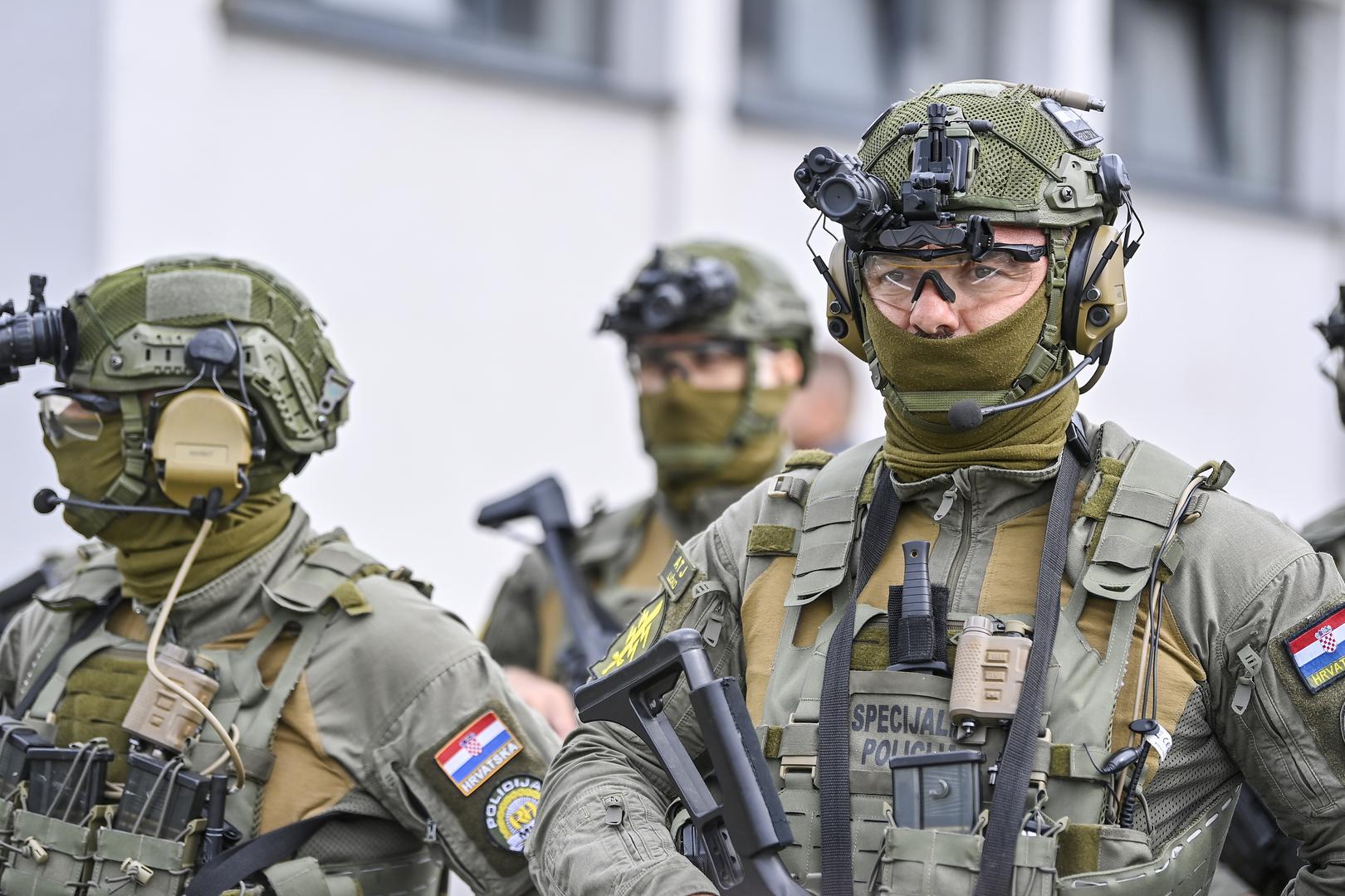 Njihovim angažmanom MUP dobiva vrhunske promotore, a sportaši sigurnost i odlične uvjete za nastavak karijere, čime se spaja sportska izvrsnost s policijskom službom.