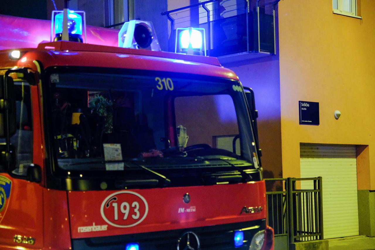 Zagreb: Izbio požar u Sošićkoj ulici, vatrogasci na terenu