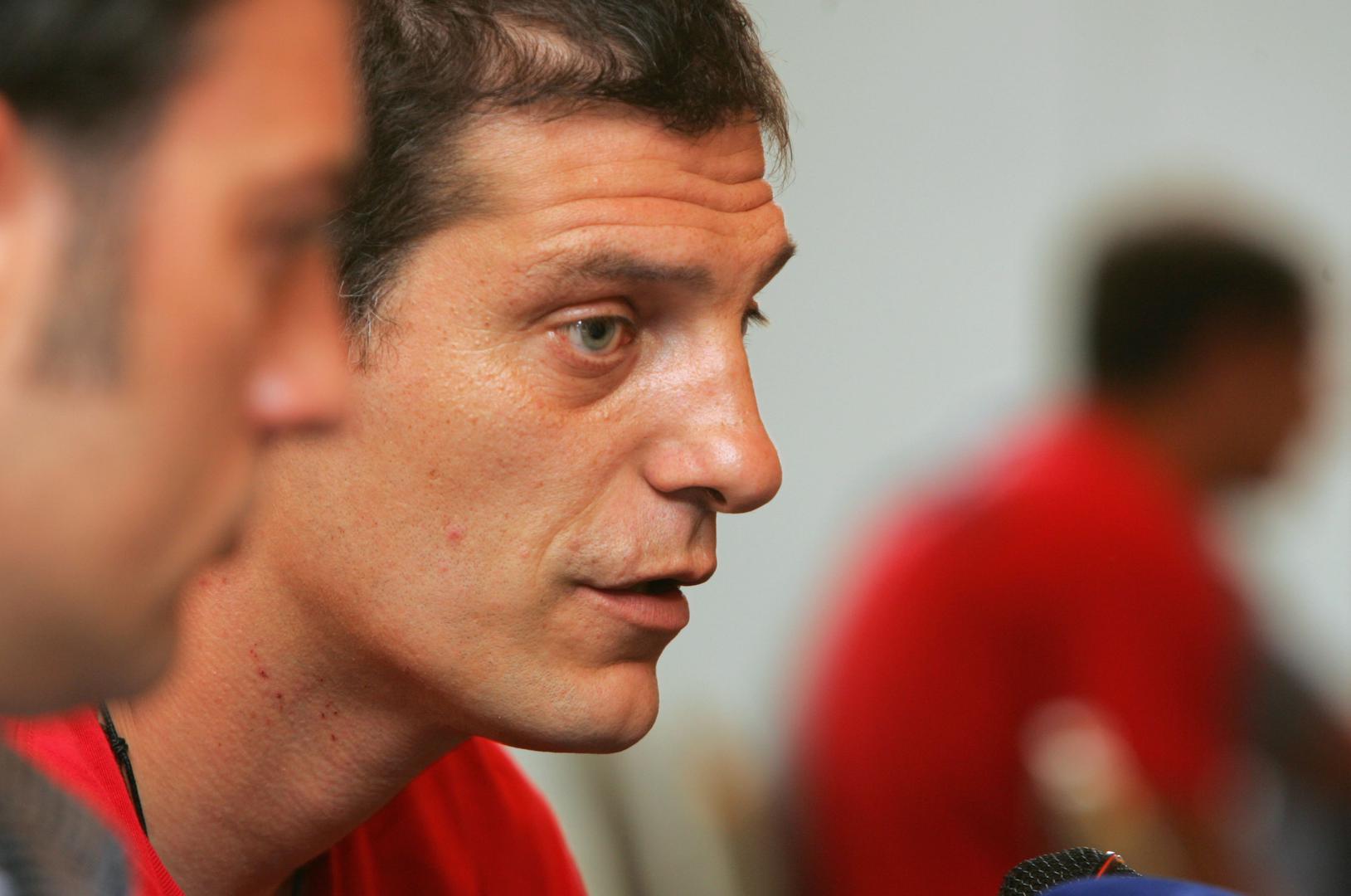 Bilo je to prvo veliko natjecanje na kojem je izbornik Slaven Bilić vodio vatrene. Na kontinentalnu smotru poveo je pomlađenu reprezentaciju, ali jednu od najtalentiranijih u povijesti Hrvatske. Mnogi se i danas pitaju kako bi o tom prvenstvu pričali da se prvi topnik vatrenih Eduardo da Silva nije teško ozlijedio igrajući za Arsenal.