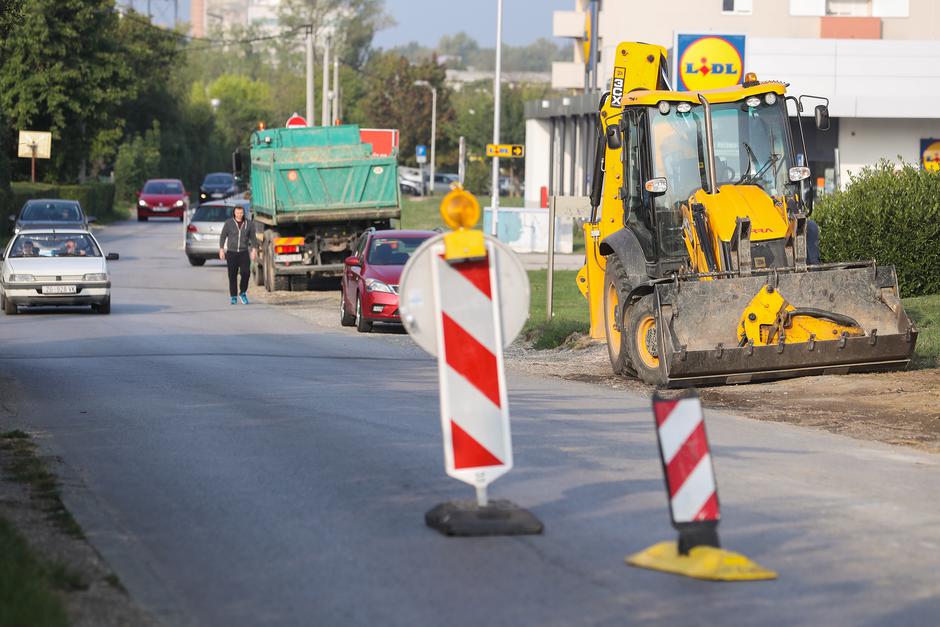 Zagreb: Prosvjed stanara zbog radova na postavljaju kanalizacije u Huzjanovoj ulici