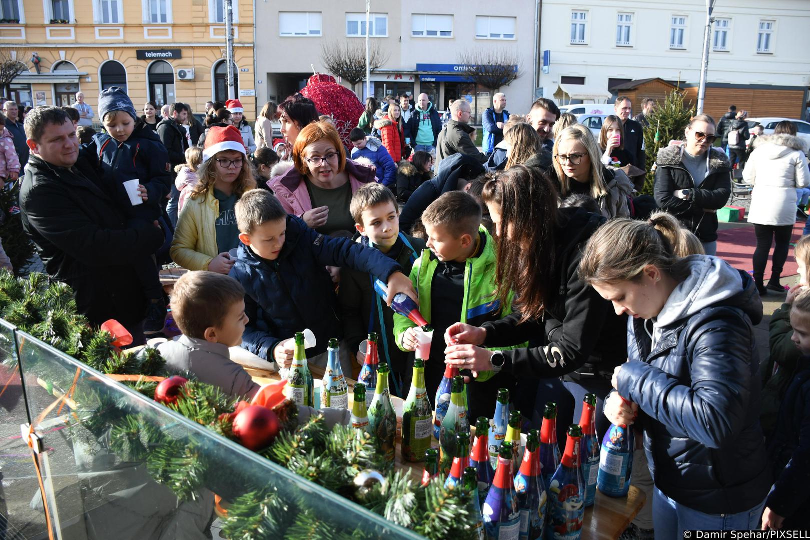 31.12.2022., Krizevci - U sklopu krizevackog Adventa organiziran je docek Djecje nove godine uz obilje zabave za malisane, ali i dorasle Photo: Damir Spehar/PIXSELL