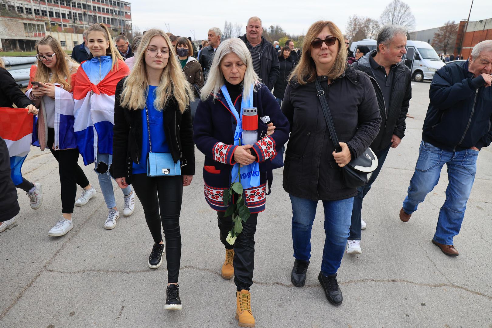 19.11.2021., Vukovar - U Borovo-commercu kod ostataka nekadasnje bolnice i sklonista "Vukovarske majke" odrzao se prigodni program, mimohod i polaganje vijenaca.