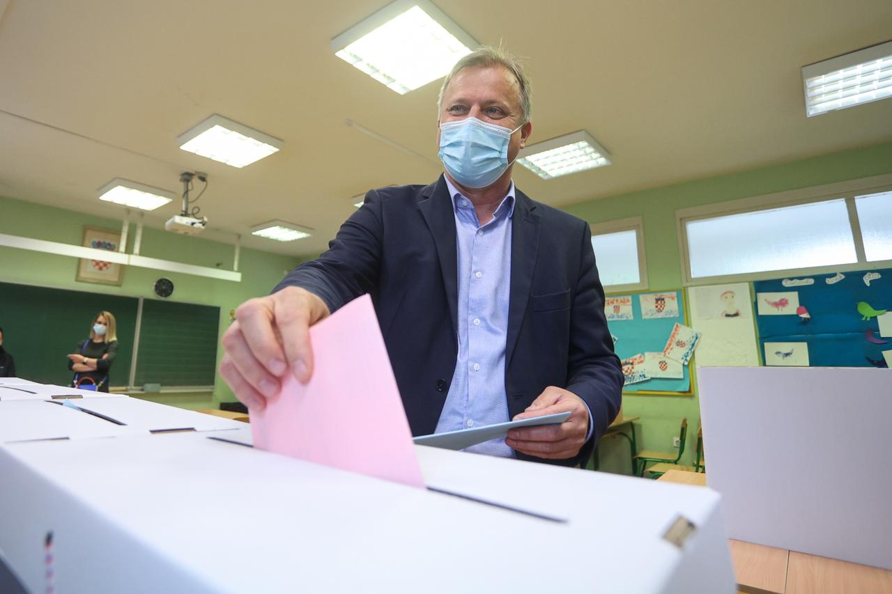 Branko Dukić glasovao na lokalnim izborima u Zadru