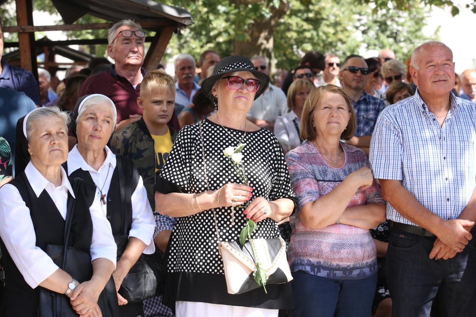 To je, kako vjeruju katolici, završnica njezina Bogu predanog života, vrhunac i cilj kojem je okrenuta svaka ljudska egzistencija. Hina