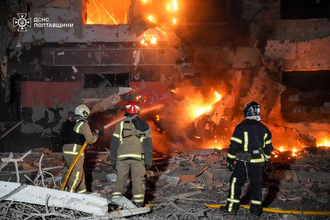 Masovni napad dronovima i raketama pogodio Ukrajinu