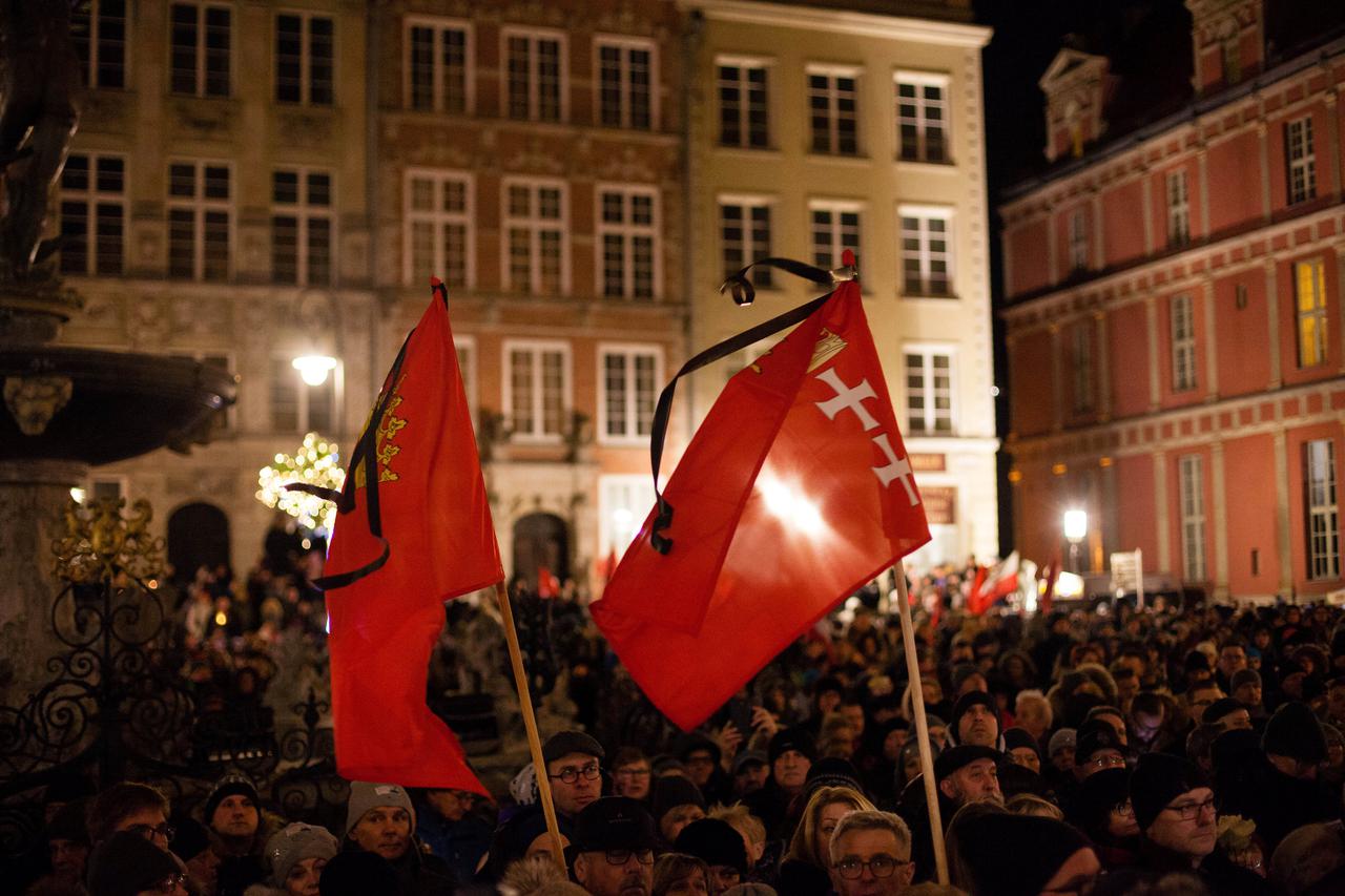 Poljska: Građani marširaju protiv nasilja nakon atentata na gradonačelnika Gdanska