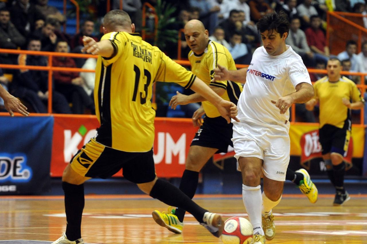 'sport...zagreb...28.12.2008.   Dom Sportova, 38. malonogometni turnir Kutija Sibica,  finale veterana Prvi Hrvatski redarstvenik - Intersport Ljubljana-SLO 0-5,  Photo: Goran Stanzl/Vecernji list'