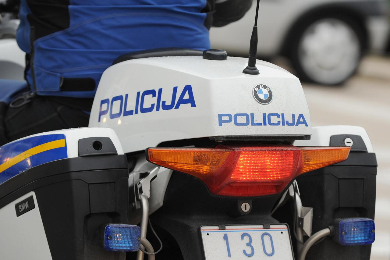 policija