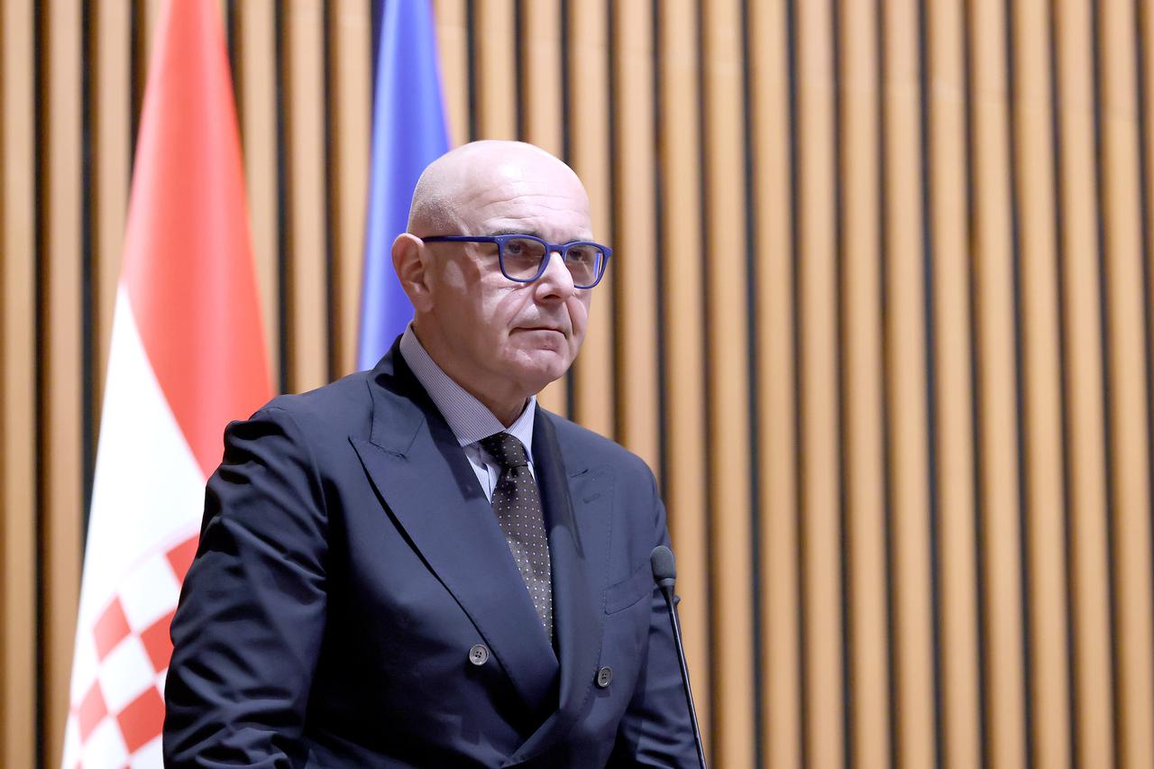 Zagreb: Prisegnuo Alen Ružić, novi ministar rada, mirovinskoga sustava, obitelji i socijalne politike