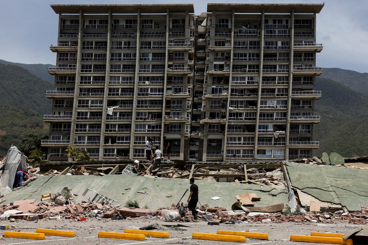 storyeditor/2026-06-26/2026-06-26T070800Z_1779049378_RC241MAQRPP2_RTRMADP_3_VENEZUELA-QUAKE-1.JPG