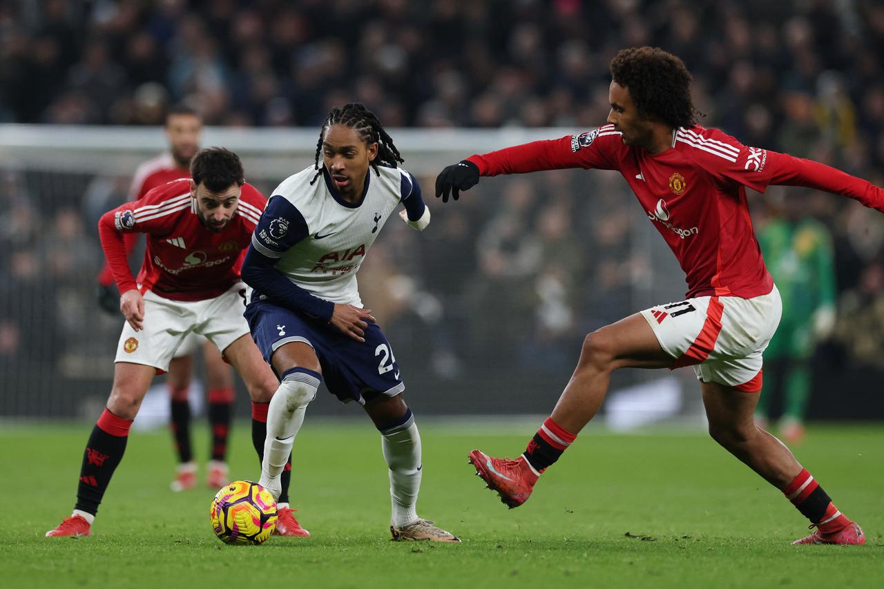 Premier League - Tottenham Hotspur v Manchester United