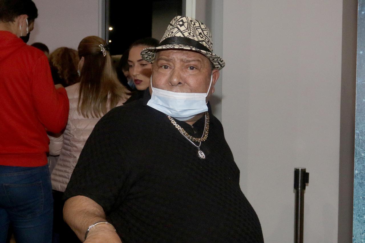 The premiere of the film and the red carpet "Weekend with father" was held in Kombank Hall.Premijera filma i crveni tepih "Vikend sa caletom" odrzan u Kombank dvorani