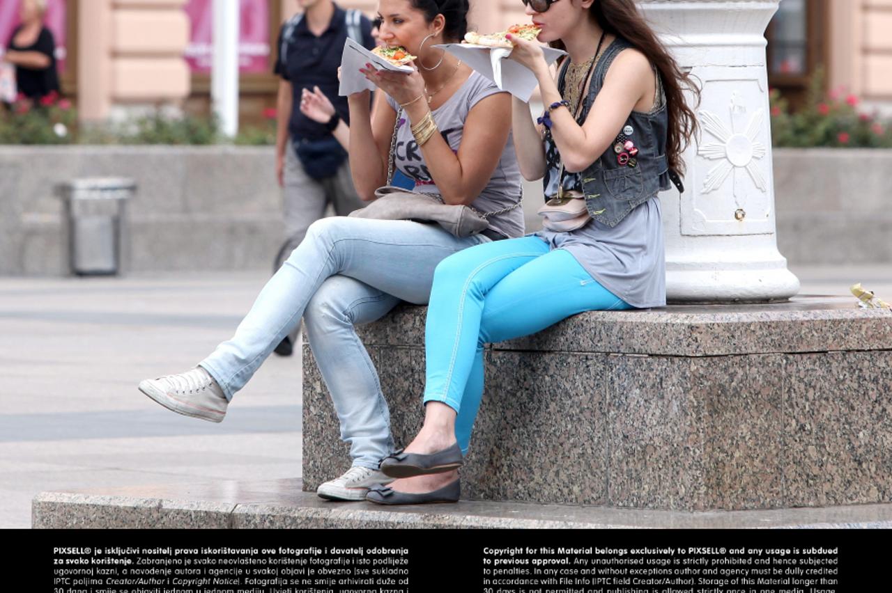 djevojke, junk food (1)