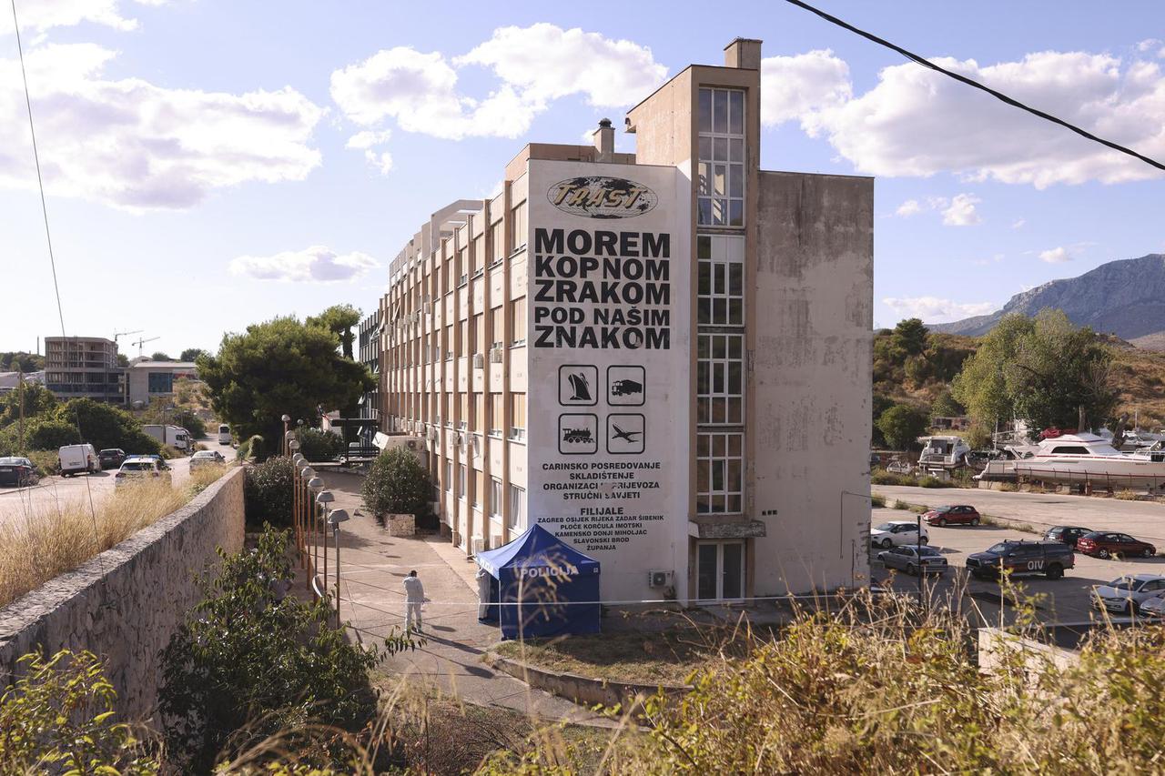 Split: Policijski očevid na Kopilici na mjestu pokušaja ubojstva i navodno samoubojstva