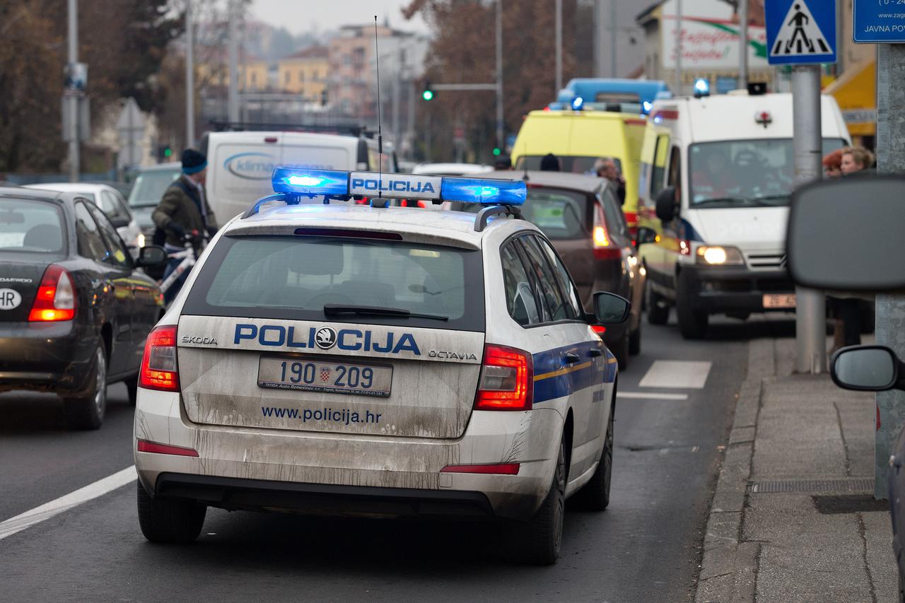 policija