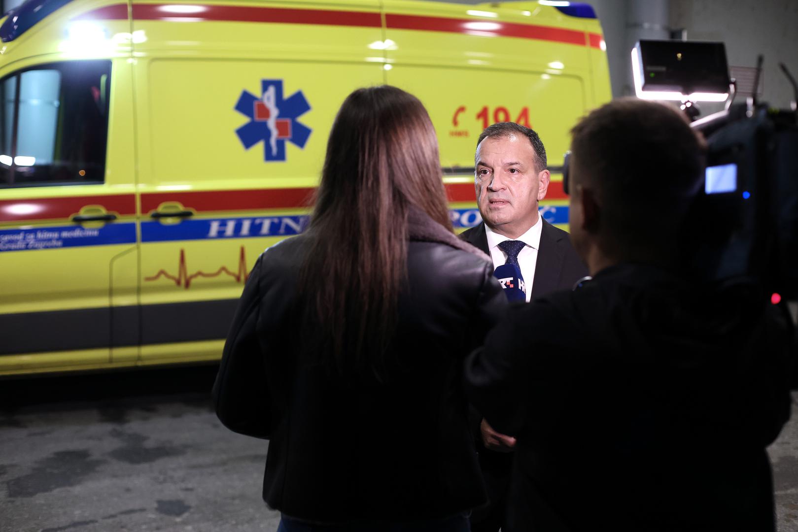 07.11.2023., Zagreb - Hitni prijem bolnice Rebro. Zbog zaprimljenih pacijenata uslijed konzumacije navodno kontaminirane mineralne vode Romerquelle Emotion Blueberry Pomegranate i-ili Coca Cole, ministar zdravstva Vili Beros, Krunoslav Capak i zamjenik ravnatelja bolnice Milivoj Novak obratili su se medijima. Photo: Sanjin Strukic/PIXSELL