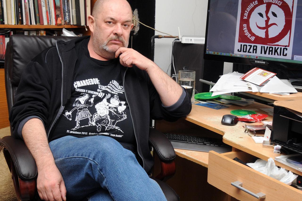 27.02.2014., Vinkovci - Poznati vinkovacki strip crtac i scenograf Gradskog kazalista Dubravko Matakovic osmislio je novi vizualni identitet kazalista. Photo by:Goran Ferbezar/PIXSELL