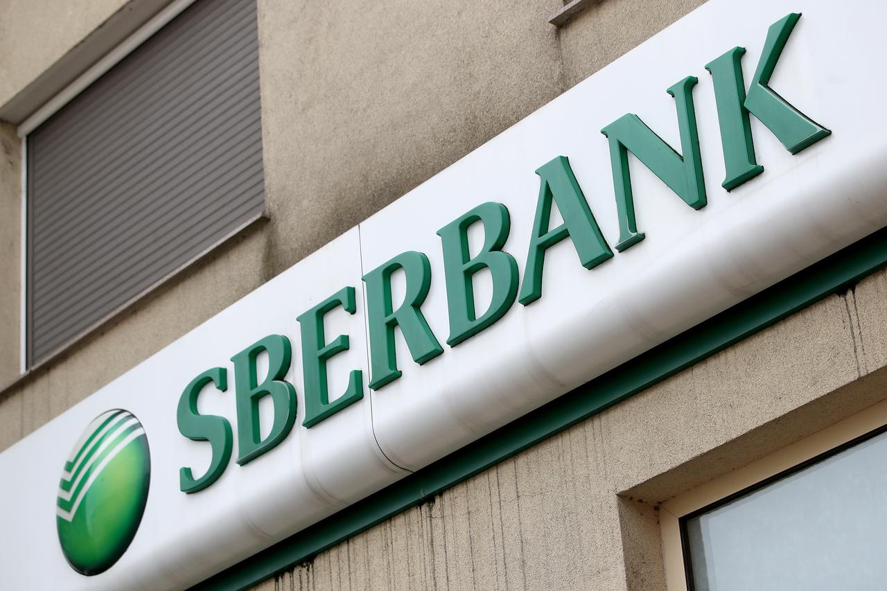 Zagreb: Građani pohrlili u Sberbanku, rusku banku koja se našla na udaru američkih sankcija