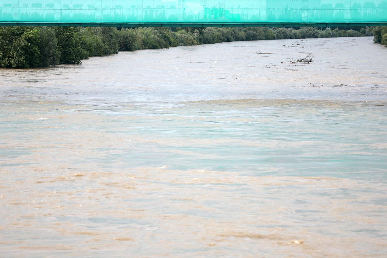 Zagreb: Visok vodostaj rijeke Save, potpljen Green River Fest