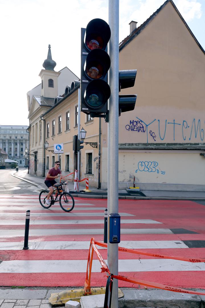 Podsjetimo, u ožujku je Grad Zagreb pokrenuo postupak javne nabave za odabir izvođača radova na cjelovitom uređenju Stare Vlaške ulice. 