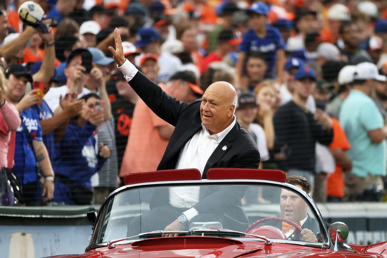 storyeditor/2025-09-08/2025-09-07T030611Z_1957714903_MT1USATODAY27024064_RTRMADP_3_MLB-LOS-ANGELES-DODGERS-AT-BALTIMORE-ORIOLES.JPG