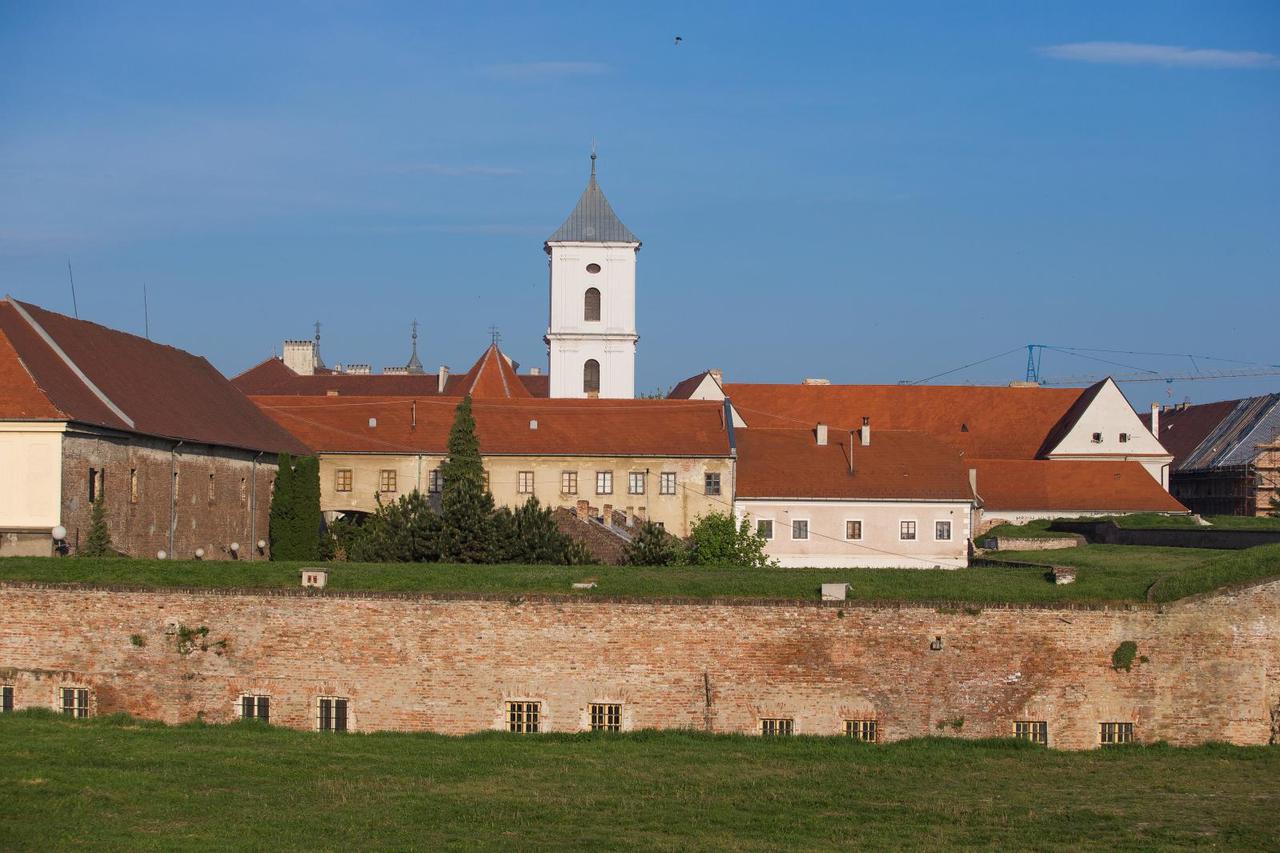 Osječka Tvrđa - barokni grad-tvrđava 18. stoljeća
