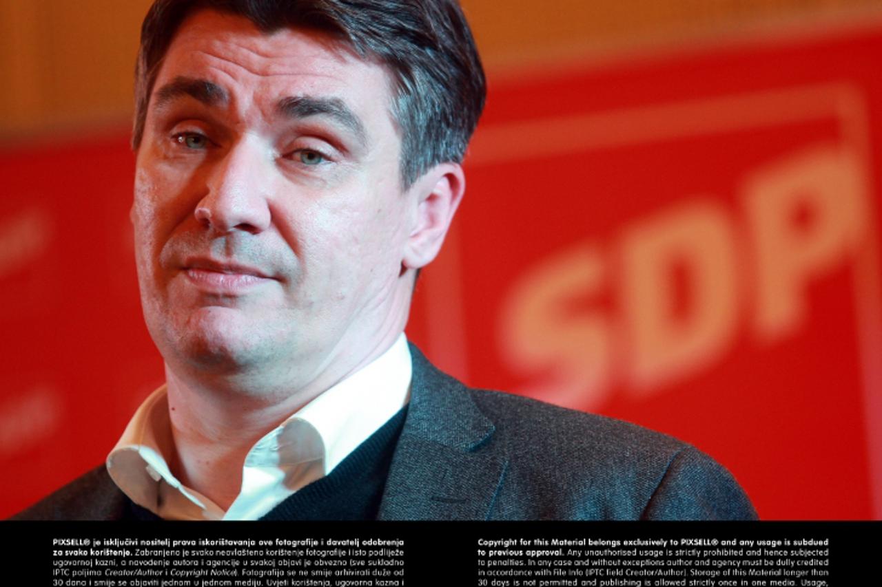 '15.02.2013., Hotel Turist, Varazdin - SDP Varazdinske zupanije slavi 22 godisnjicu i na proslavu se odazvao i premijer Zoran Milanovic.  Photo: Marko Jurinec/PIXSELL'