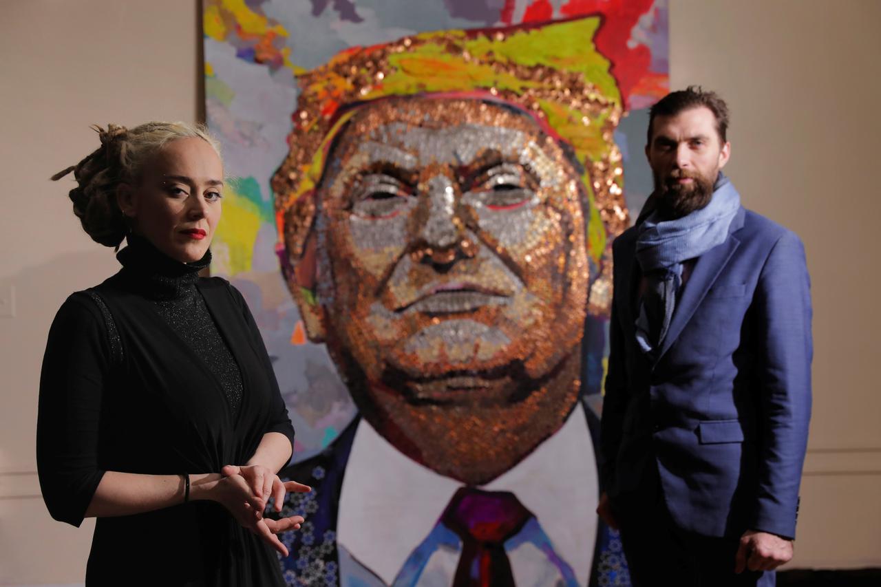 Portret Trumpa izrađen od kovanica