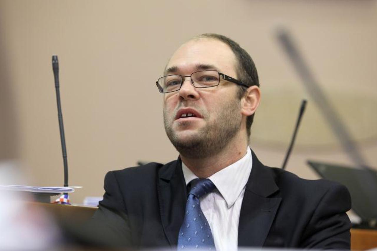 '06.12.2012., Zagreb - Sjednica Sabora RH nastavljena je  raspravom zakonu o zastiti na radu. Davor Ivo Stier. Photo: Patrik Macek/PIXSELL'