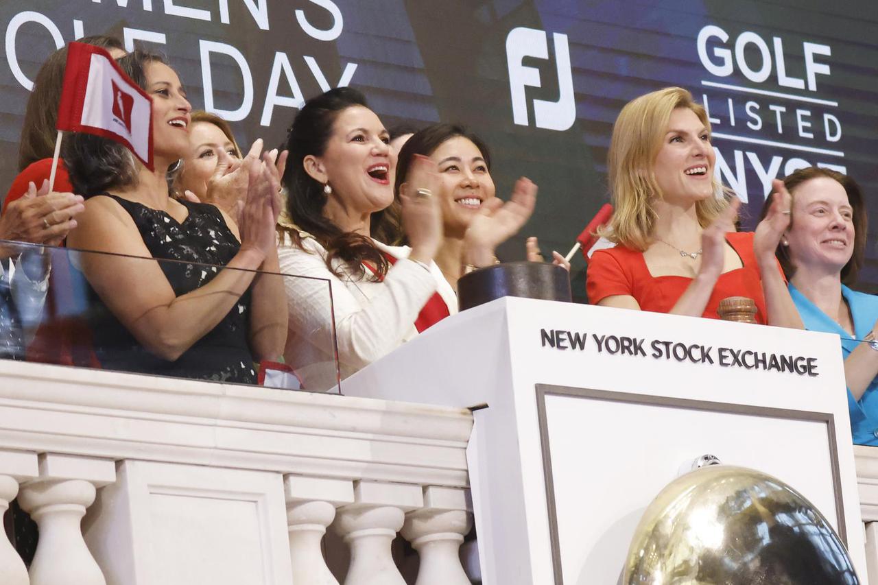 Opening Bell at the NYSE in New York