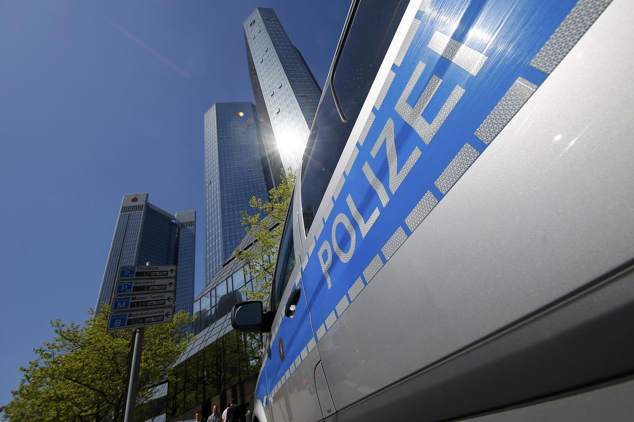 policija