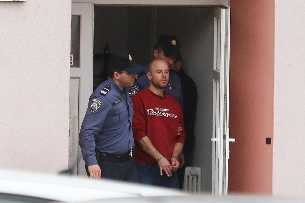Zagreb: Policija prepraćuje Jurja Mesića u prostorije Državnog odvjetništva