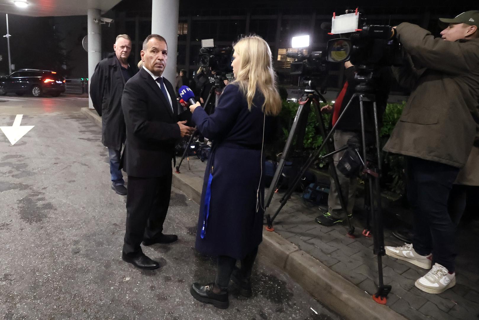 07.11.2023., Zagreb - Hitni prijem bolnice Rebro. Zbog zaprimljenih pacijenata uslijed konzumacije navodno kontaminirane mineralne vode Romerquelle Emotion Blueberry Pomegranate i-ili Coca Cole, ministar zdravstva Vili Beros, Krunoslav Capak i zamjenik ravnatelja bolnice Milivoj Novak obratili su se medijima. Photo: Sanjin Strukic/PIXSELL