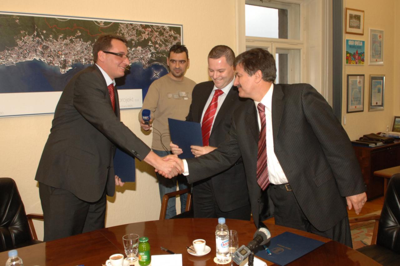 dora_potpisivanje ugovora