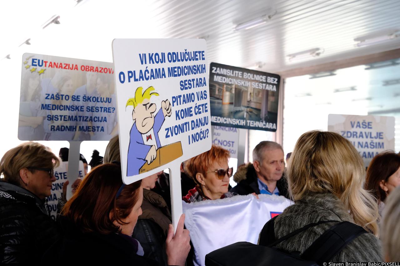 Prosvjed medicinskih sestara i tehničara ispred Ministarstva zdravstva