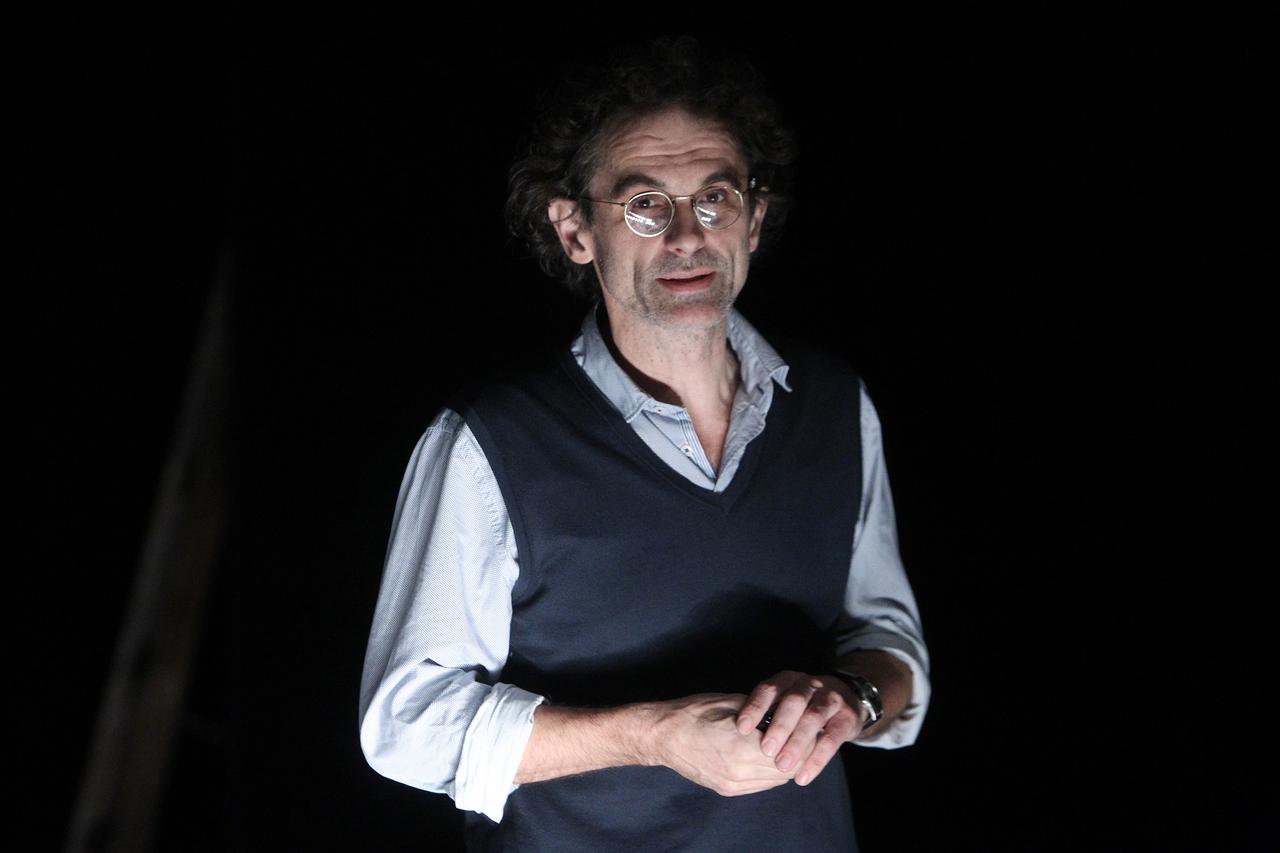 17.11.2014., Zagreb - Zagrebacko kazaliste mladih, konferencija za medije na kojoj je redatelj predstave Rene Medvesek predstavio predstavu Kristofor Kolumbo, nakon koje je ansambl izveo dio predstave.  Photo: Goran Jakus/PIXSELL