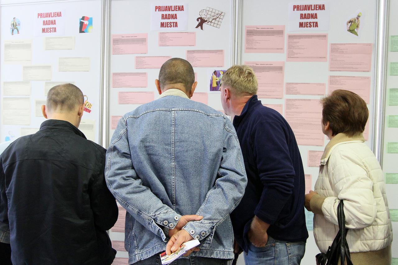 18.10.2013., Koprivnica - Stotine mladih i starih nezaposlenih gradjana svih strucnih sprema doslo je na 7. Sajam poslova u sportskoj dvorani OS A. N. Gostovinski da vide kakvi se poslovi nude