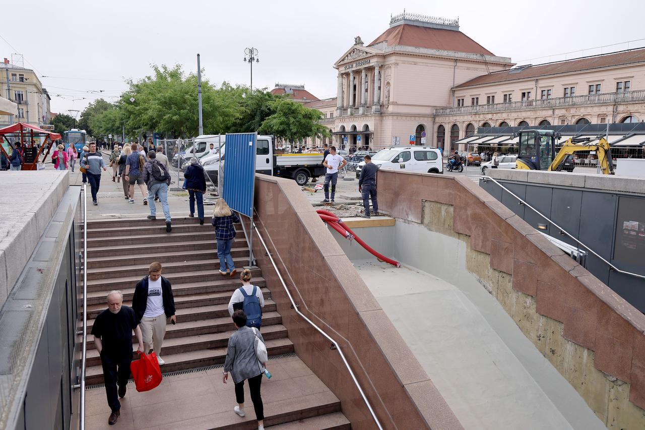 Zagreb: Radnici nastavili rad na stubama Importane centra