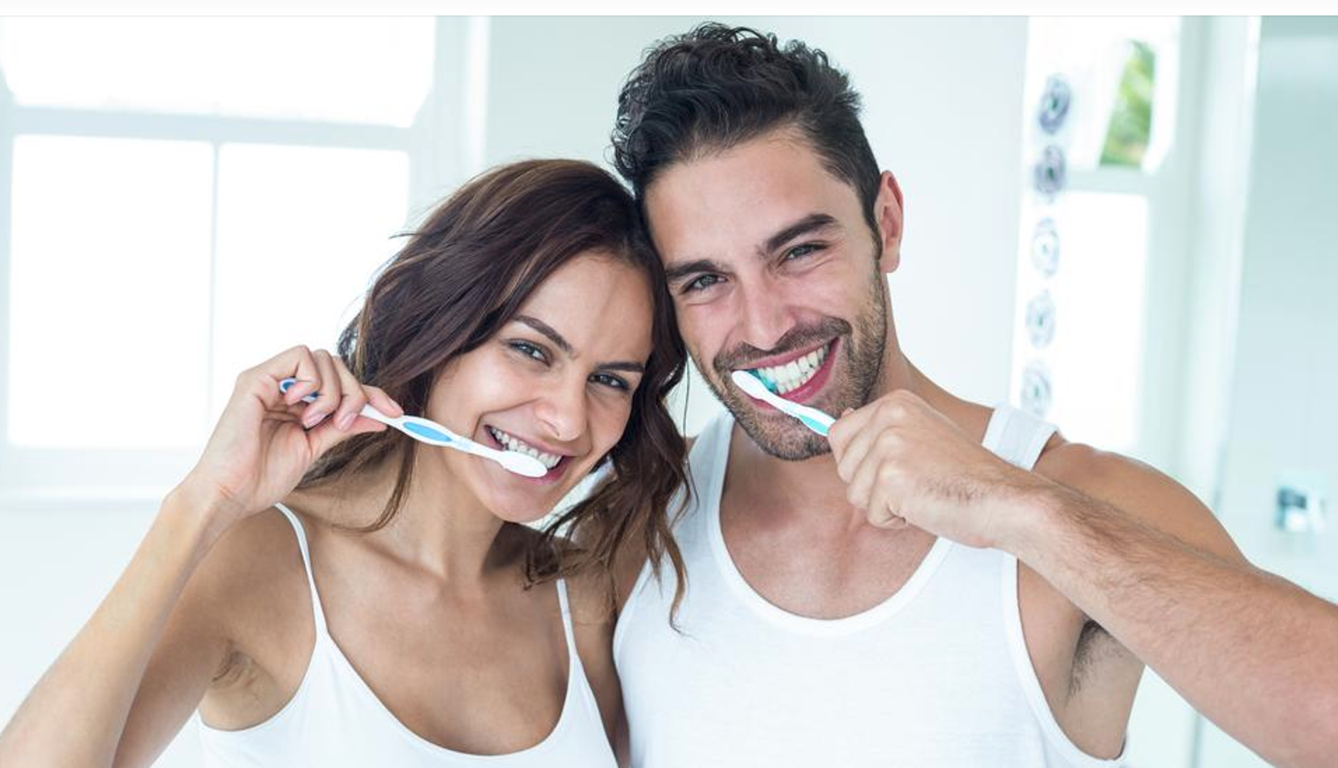 Održavajte zube čistima – Higijena zubi ne utječe samo na njihov izgled nego i na bolesti srca. Bakterije iz zubi mogu dospjeti do vaše krvi, što može dovesti do srčanih udara. Stoga, ne zaboravite svakodnevno četkati zube, ako je moguće i više puta dnevno.