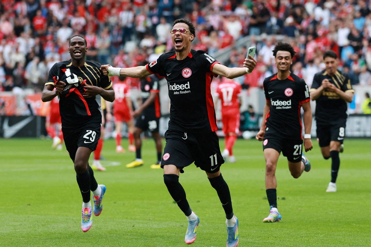Bundesliga - SC Freiburg v Eintracht Frankfurt