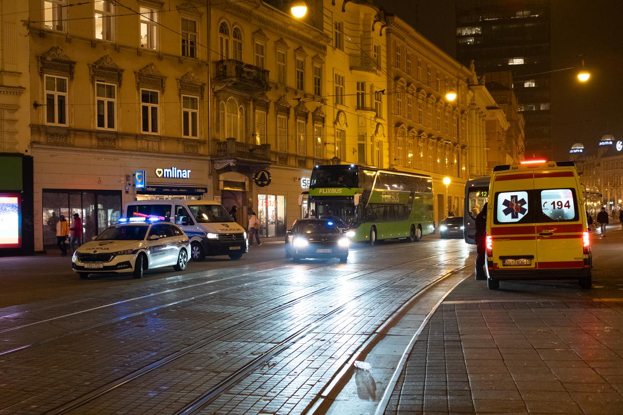 Zagreb: Policija osigurava prostor oko Jelačićeva trga nakon masovne tučnjave