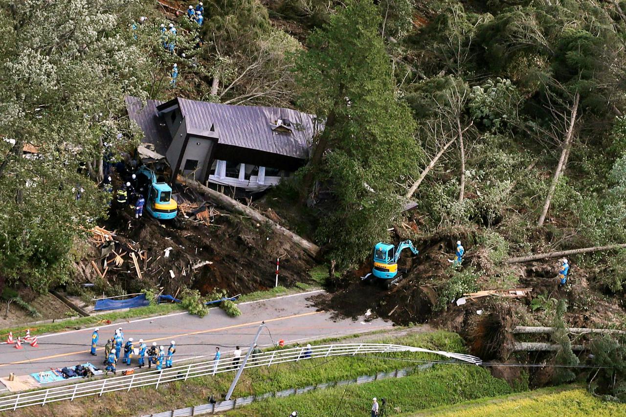 potres i klizište u Japanu