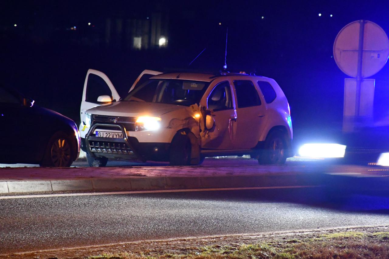 Kod Nove Gradiške bježali od policije vozilom u kojem je otkriveno nekoliko migranata