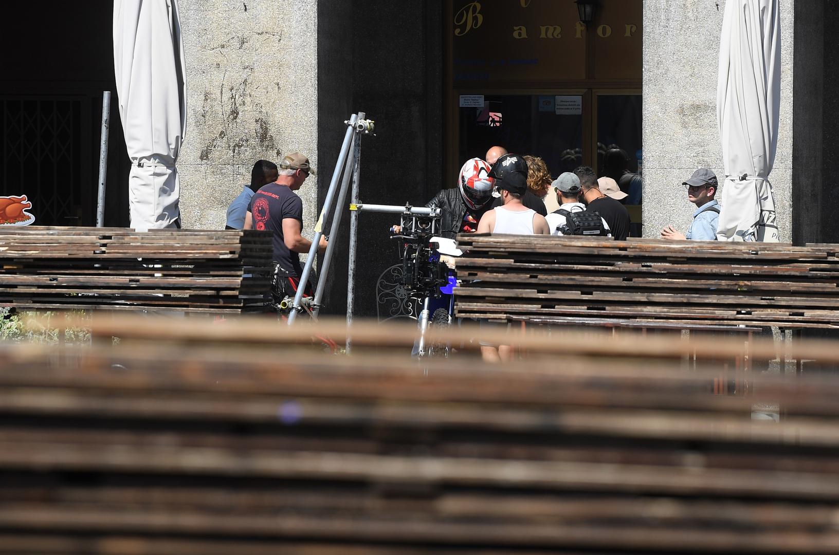  Koliko je poznato cijela osma sezona u potpunosti će se snimati u Hrvatskoj, a u seriji će se navodno pojaviti i Branko Đurić Đuro te Goran Bogdan. 