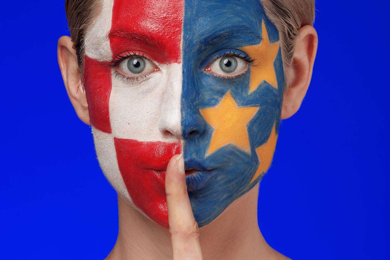 27. 06. 2013., Zagreb -  1. srpnja Rebublika Hrvatska pristupiti ce Europskoj uniji. Ilustracija Hrvatske i EU zastave.  Photo: Danijel Berkovic/PIXSELL